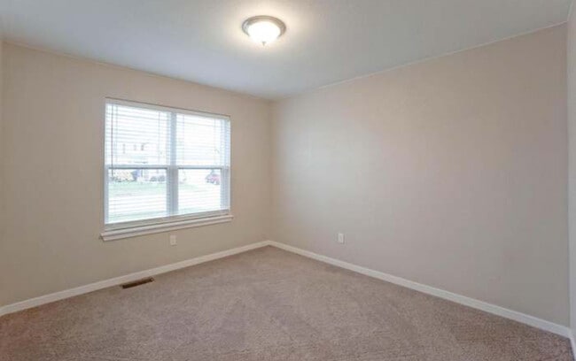 Building Photo - 1200 Juniper Ln