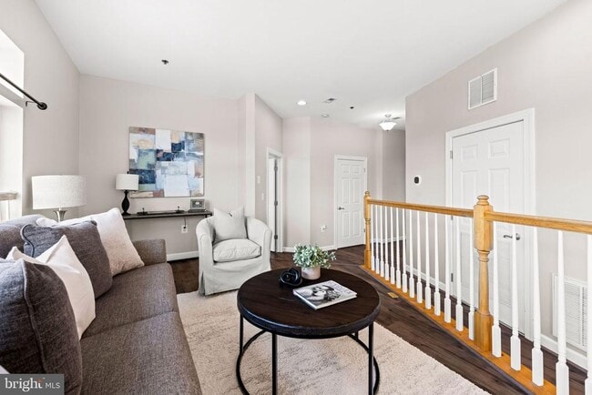 Building Photo - 810 Belmont Bay Dr