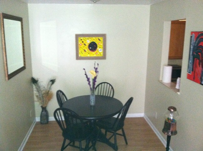 Foto del edificio - 7420 Wynne Pl