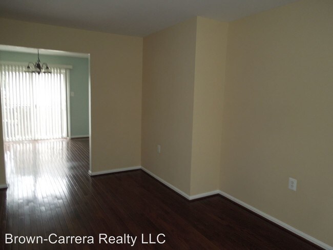 Building Photo - 3 br, 2.5 bath House - 258 Meadows Ln NE