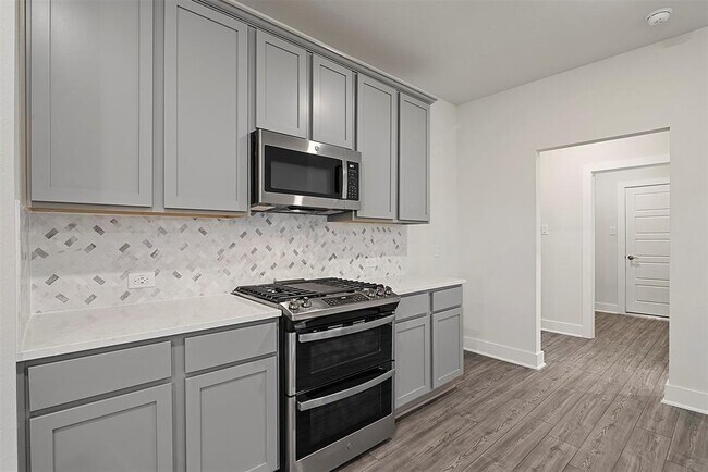 Building Photo - 10635 Whitejacket