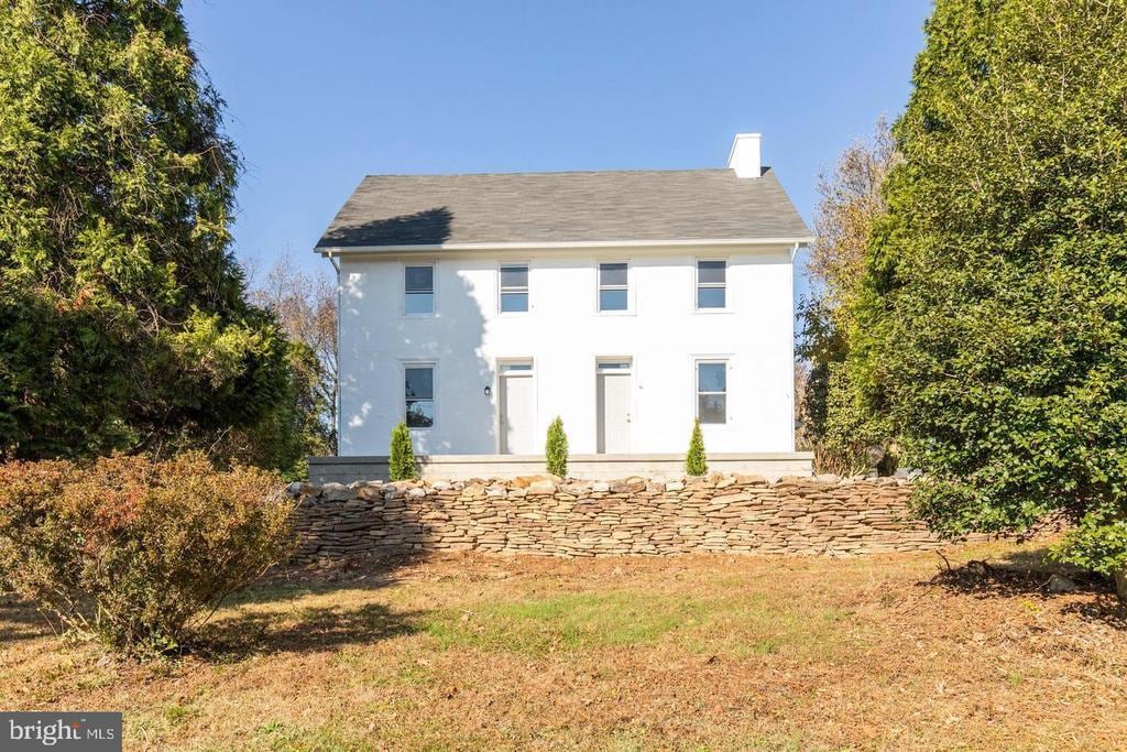 Primary Photo - 211 Gale Ln