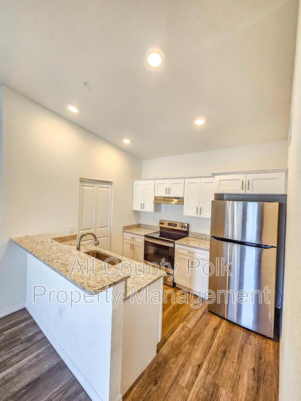 Building Photo - 915 Ariana St
