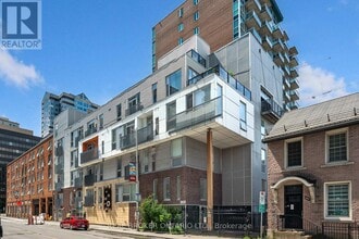 Building Photo - 360 Cumberland St