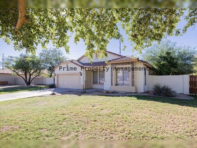 Building Photo - 2419 W Darrow St