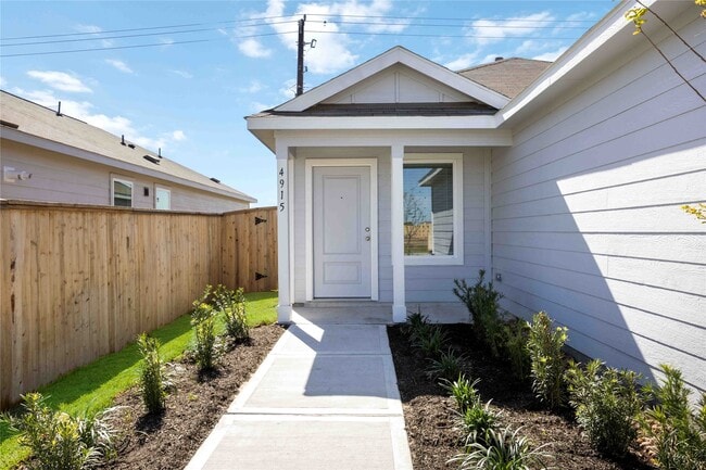 Building Photo - 4915 Esperanza Ter Dr