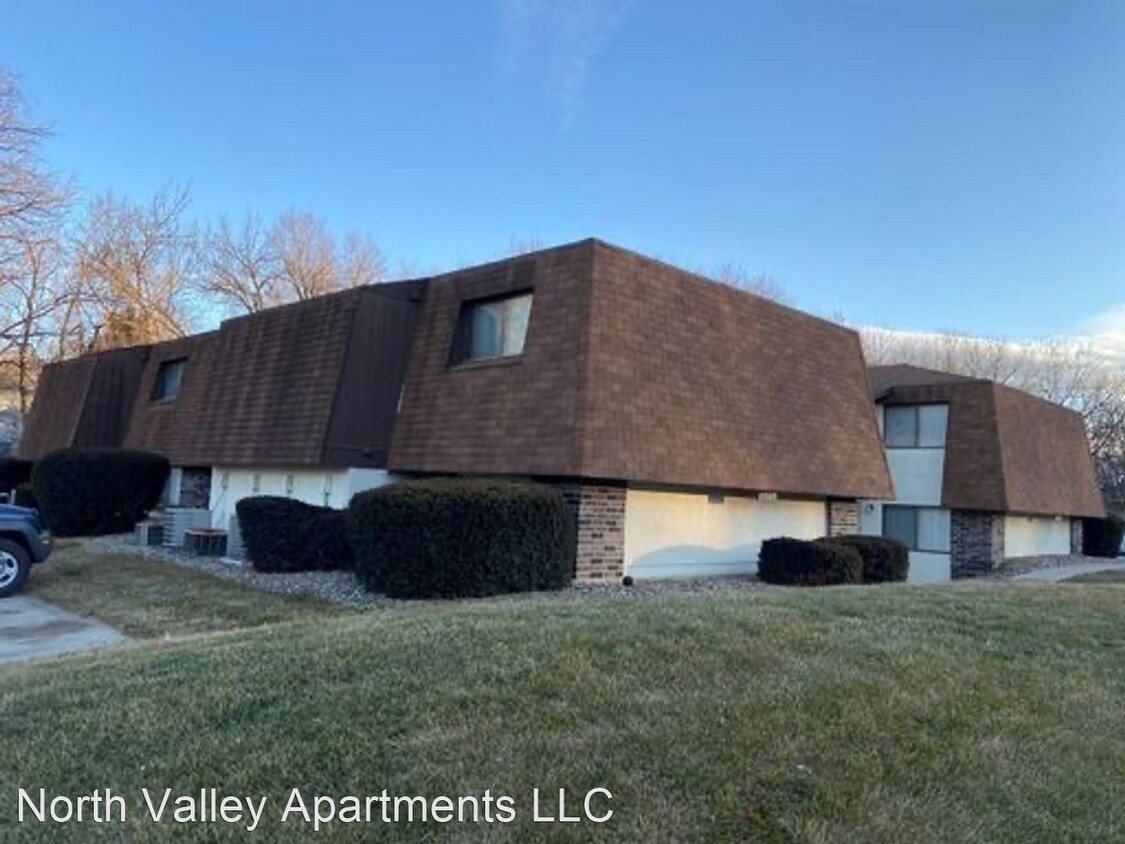 Foto principal - 1015-1070 Meadow Ln