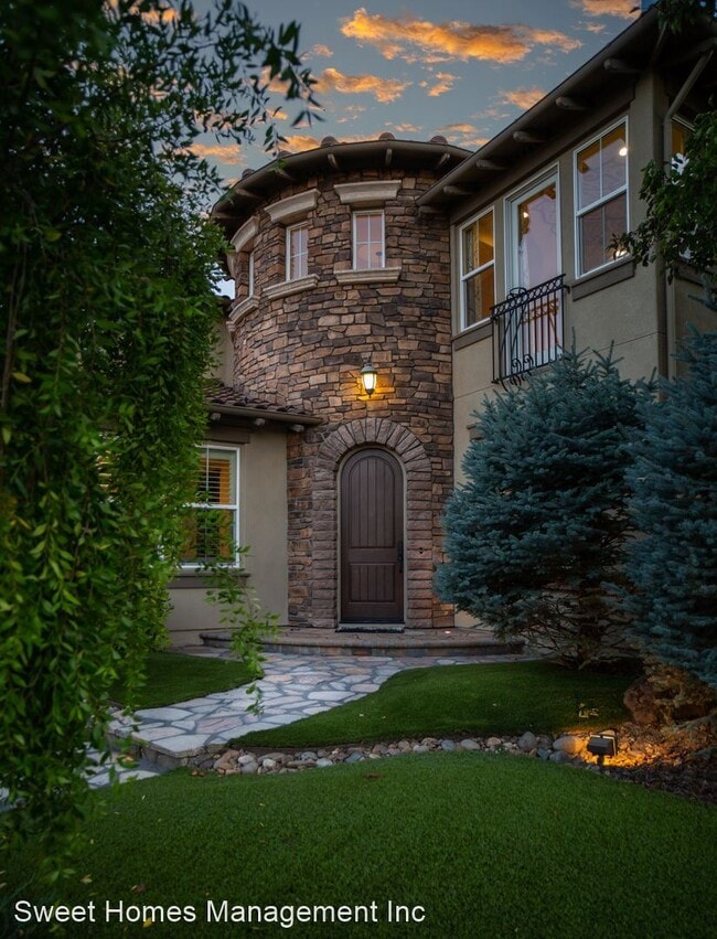 Building Photo - 5 br, 4.5 bath House - 3233 Spicewood Lane