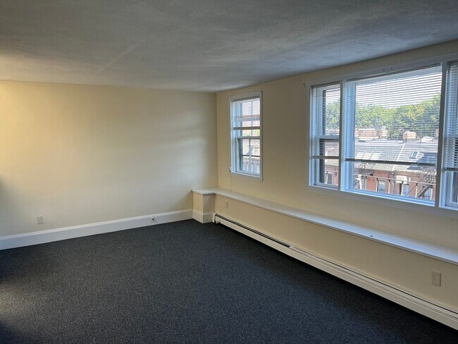 Foto del edificio - 674 Massachusetts Ave