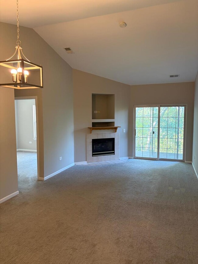 Building Photo - 3243 Stratford Ct
