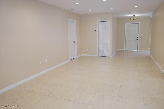 Building Photo - 10701 SW 77th Ct