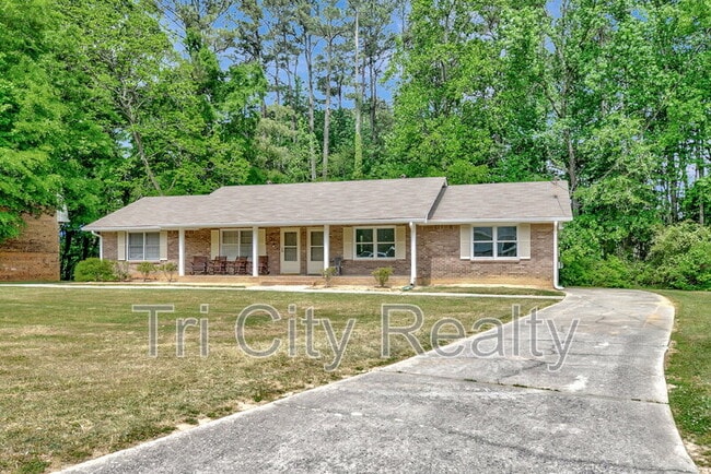 Building Photo - 200 Meadowbrook Ct