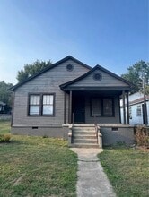 Building Photo - 2023 W Short 17th St