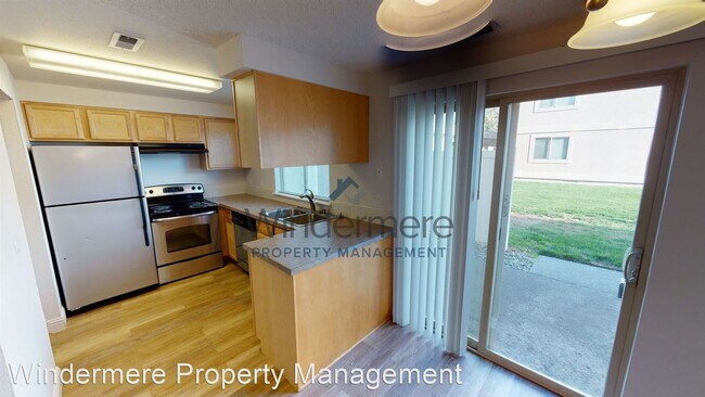 Foto del edificio - 3 br, 1.5 bath House - 1907 Melrose St