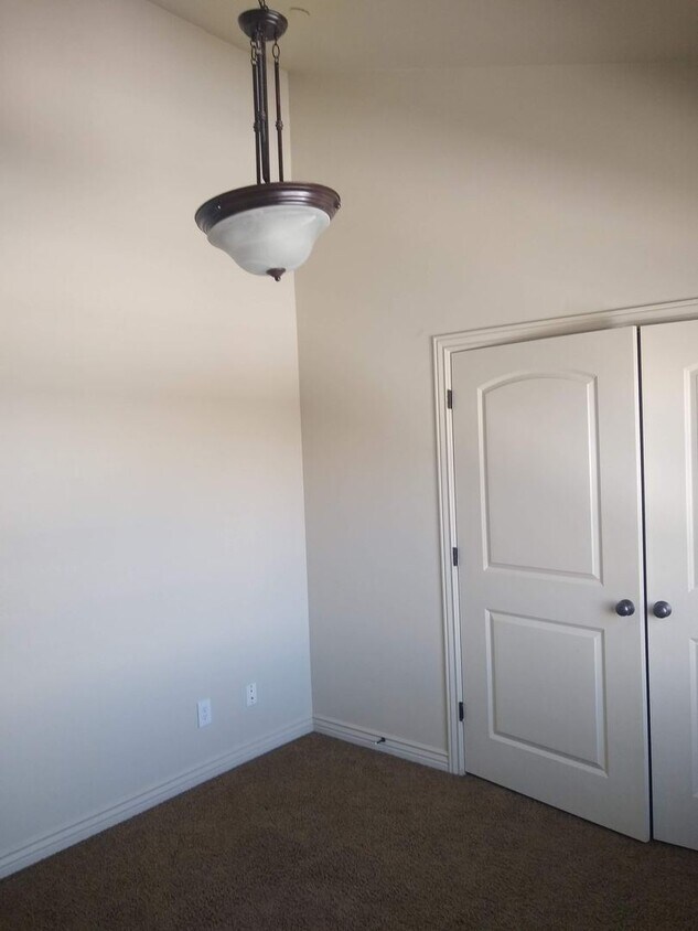 Building Photo - 75 S Willow Cir Loop