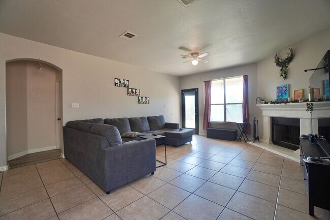 Foto del edificio - 18621 Dry Pond Dr