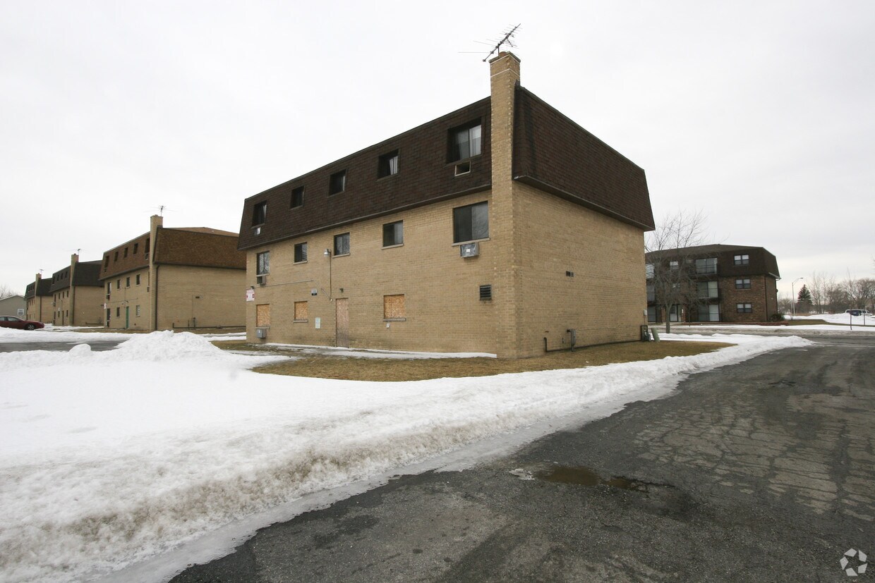 Building Photo - 21843 Jeffrey Ave