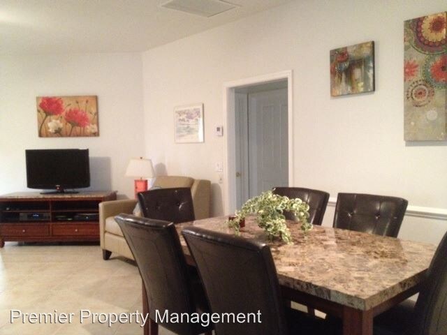 Foto del edificio - 3 br, 2.5 bath House - 555 101st Ave N