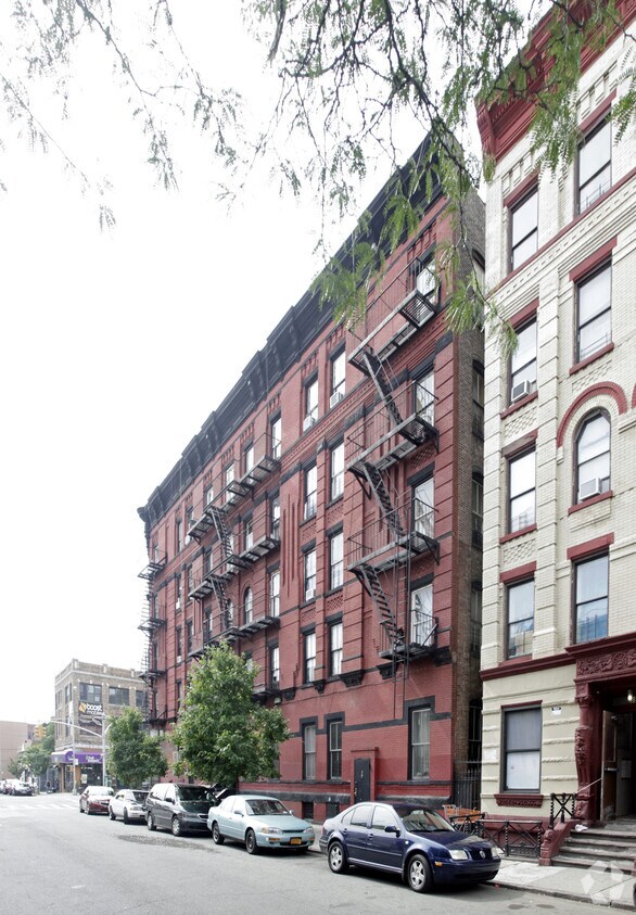 Primary Photo - 249 Willis Ave