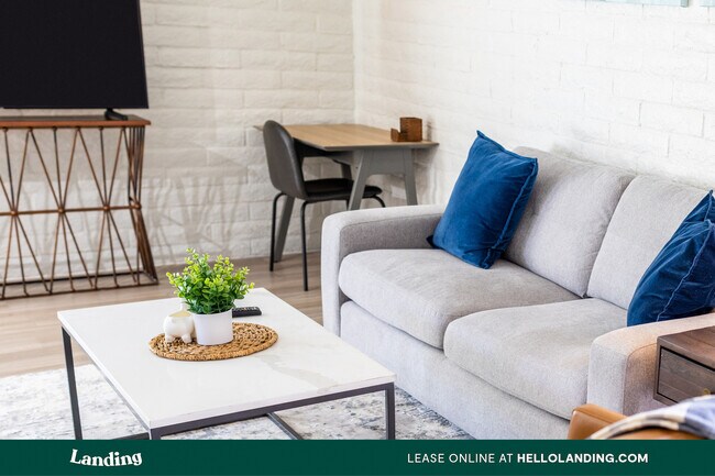 Foto del edificio - 11 E Orange Grove Rd