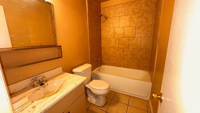 Foto del edificio - 1400 S Espina St