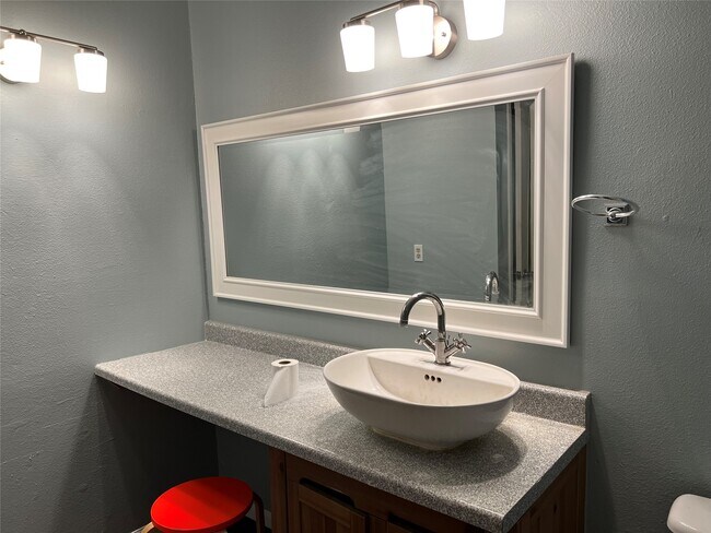 Foto del edificio - 8100 Cambridge St