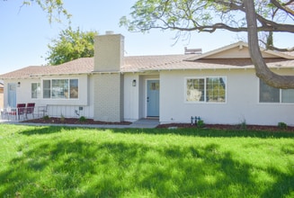 Building Photo - 4718 W Ave L-6