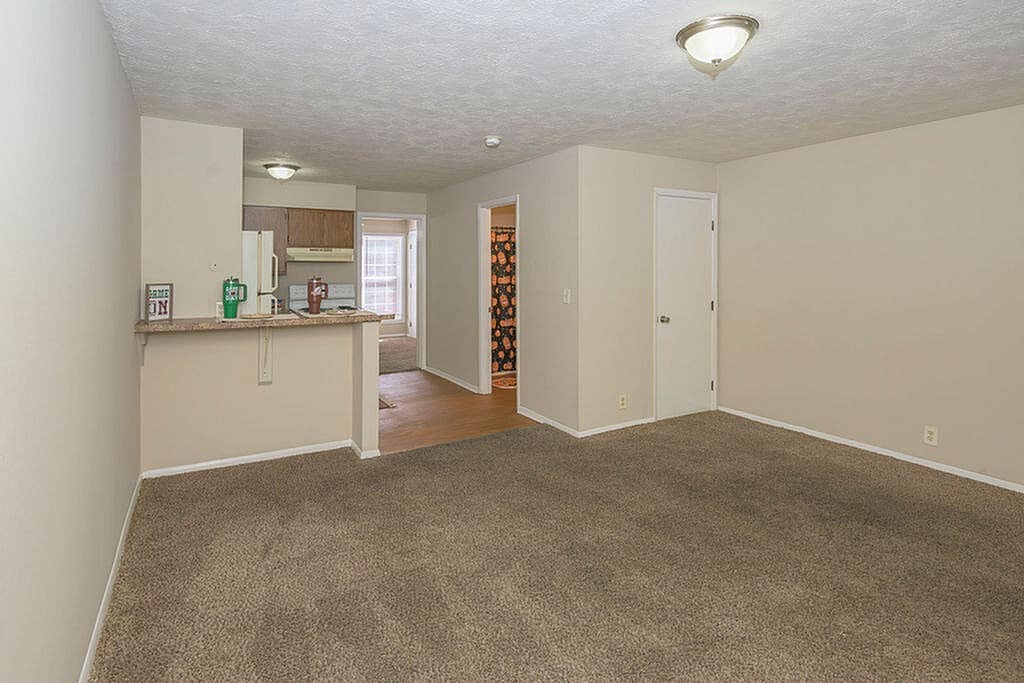 Primary Photo - Shady Tree Apartments