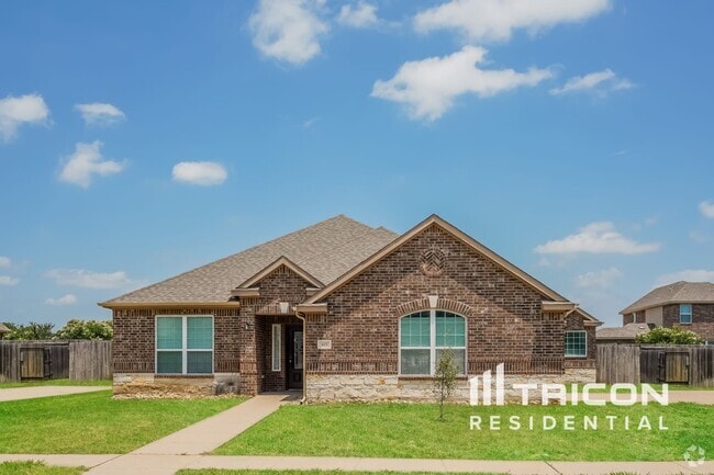 Building Photo - 603 Meadow Springs Dr
