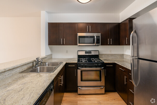 2BR, 2BA - 900SF - Kitchen - https://www.devonheights.com/