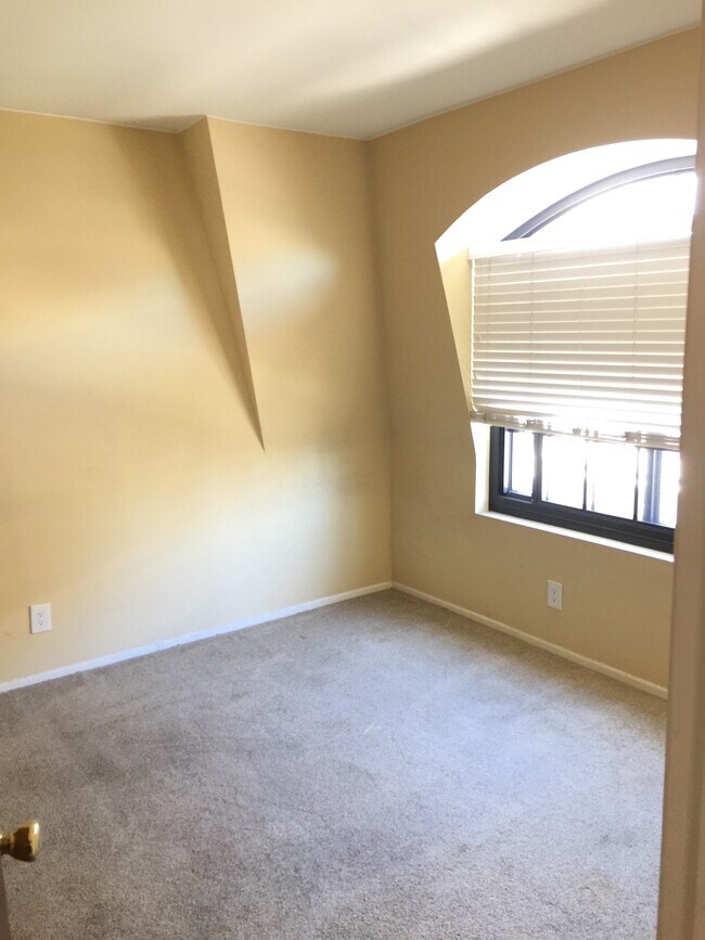 8135 Redlands St Unit 103, Playa Del Rey, CA 90293 Condo for Rent in Playa Del Rey, CA