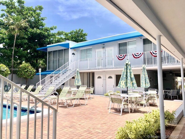 Building Photo - 4228 N Ocean Dr