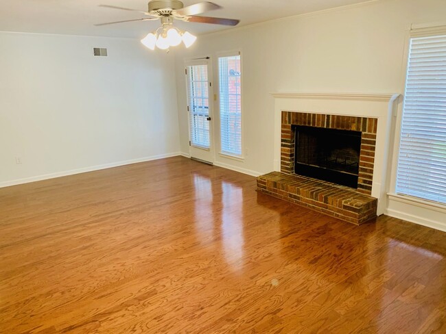 Foto del edificio - 1831 Boulinwood Ln