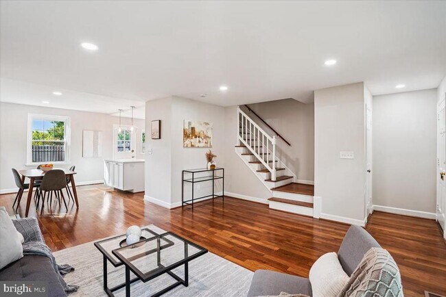 Foto del edificio - 4642 31st Rd S