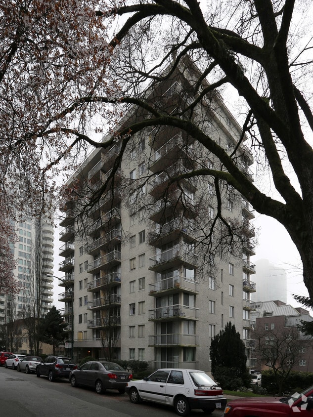Photo du bâtiment - 1050 Harwood St