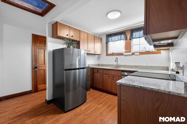 Foto del edificio - 21 Hall Ave