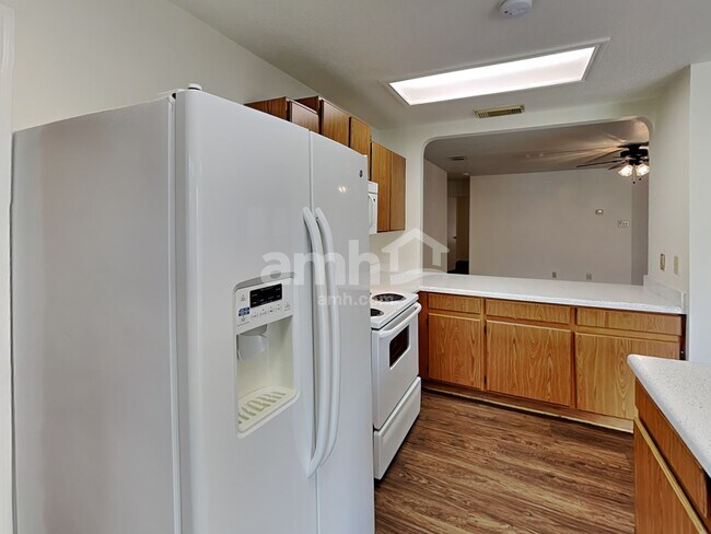 Foto del edificio - 6422 Beech Trail Dr