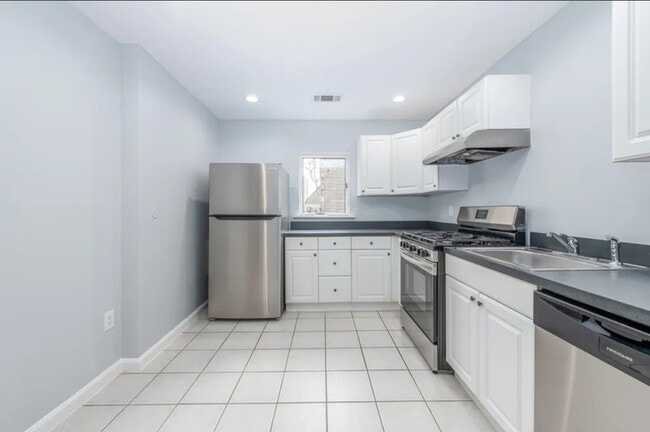 Building Photo - 1410 W Ritner St