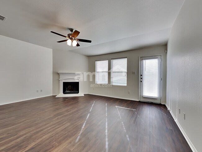 Foto del edificio - 1246 Yukon Dr