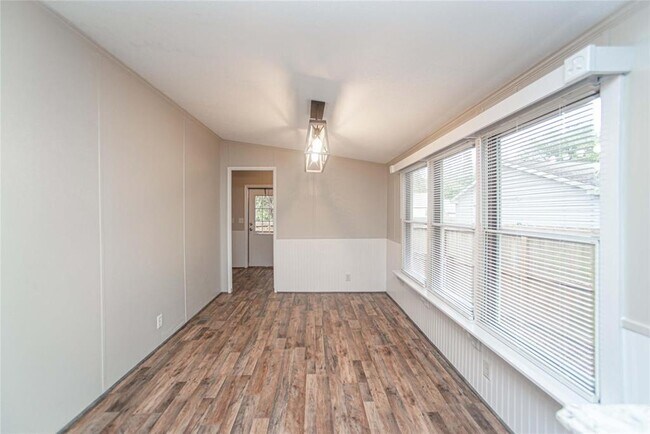 Building Photo - 16101 Lone Star Ranch Dr
