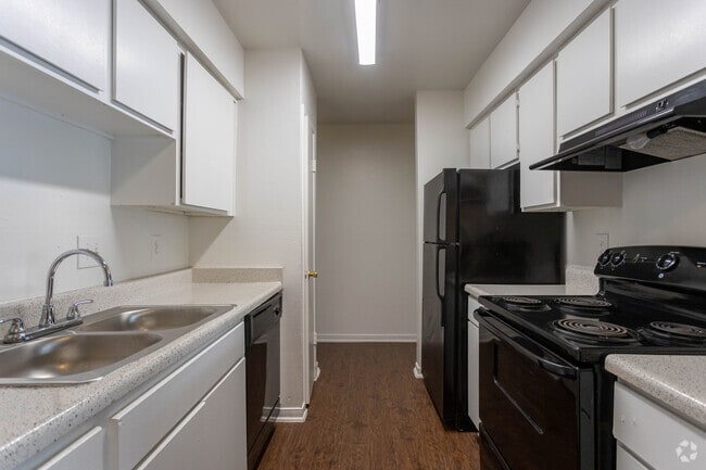 1 BR, 1 BA - 583 SF - Thorntree