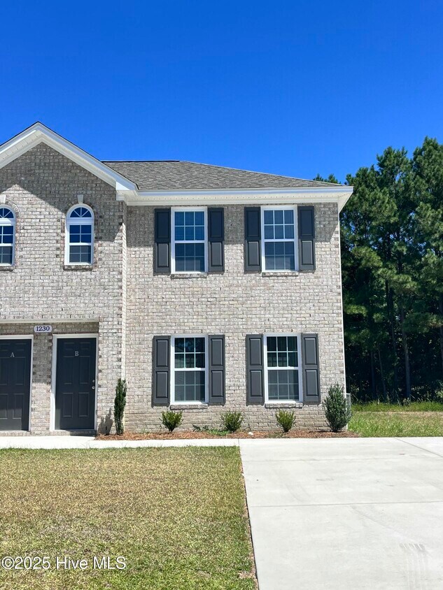 Primary Photo - 1230 Masters Ln