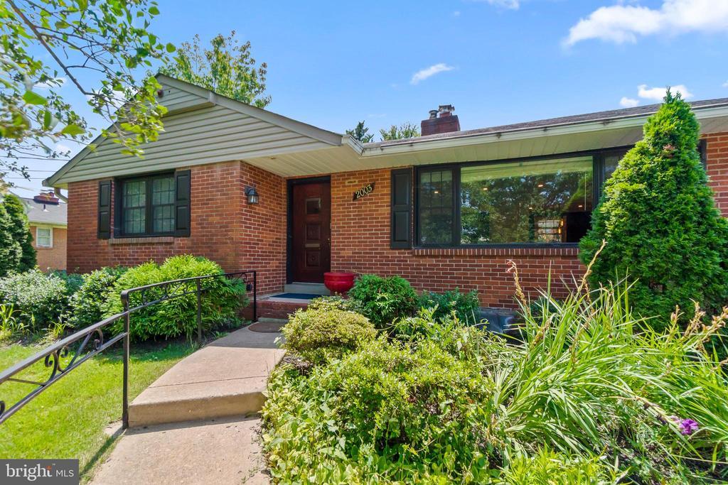 Foto principal - 2003 Forest Dale Dr