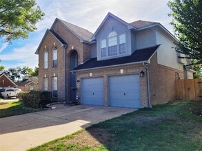 Building Photo - 17403 Canyon Knoll Dr