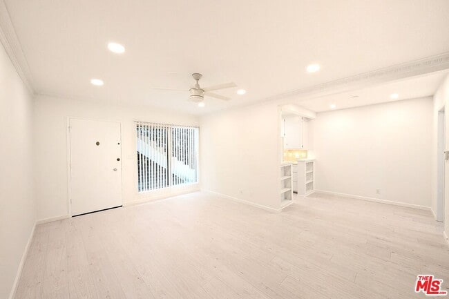 Building Photo - 1037 11th St