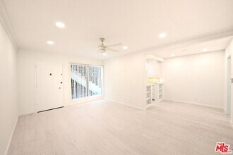 Building Photo - 1037 11th St