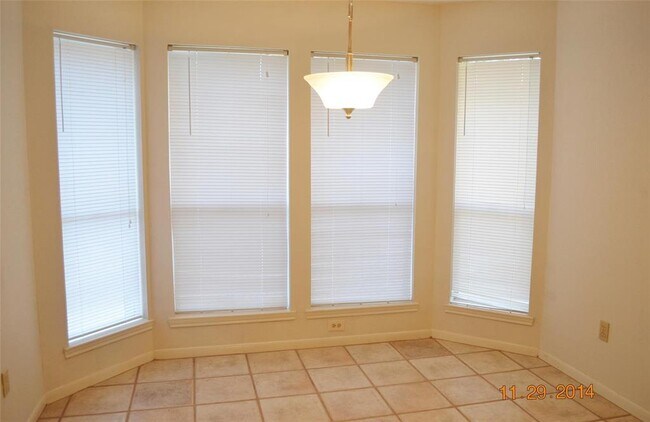 Building Photo - 1314 Chestnut Springs Ln