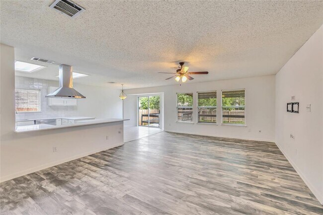 Foto del edificio - 908 Dogwood Trail
