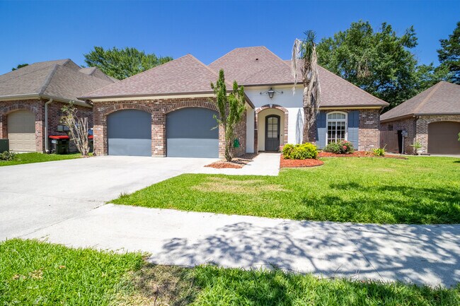 Building Photo - 107 Briarbend Dr