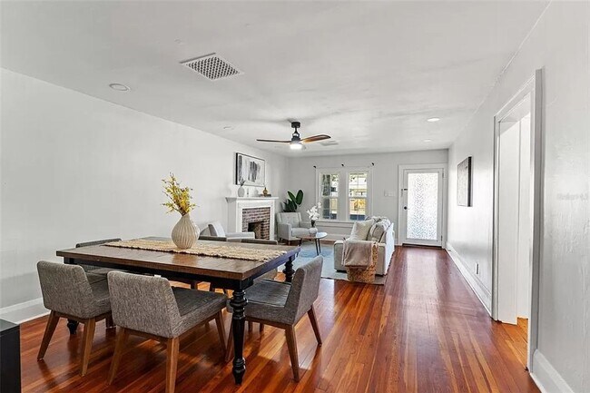 Foto del edificio - Heights updated bungalow - price reduced!